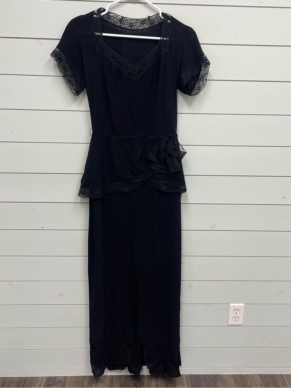 Black Lace-Trim Evening Ensemble